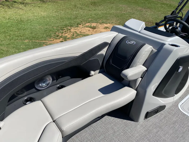 Slide: The Image of 2026 BARLETTA C22UC - Image 8 - 8