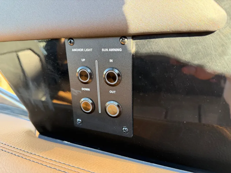 Slide: The Image of 2026 COBALT R33 SURF - Image 21 - 21