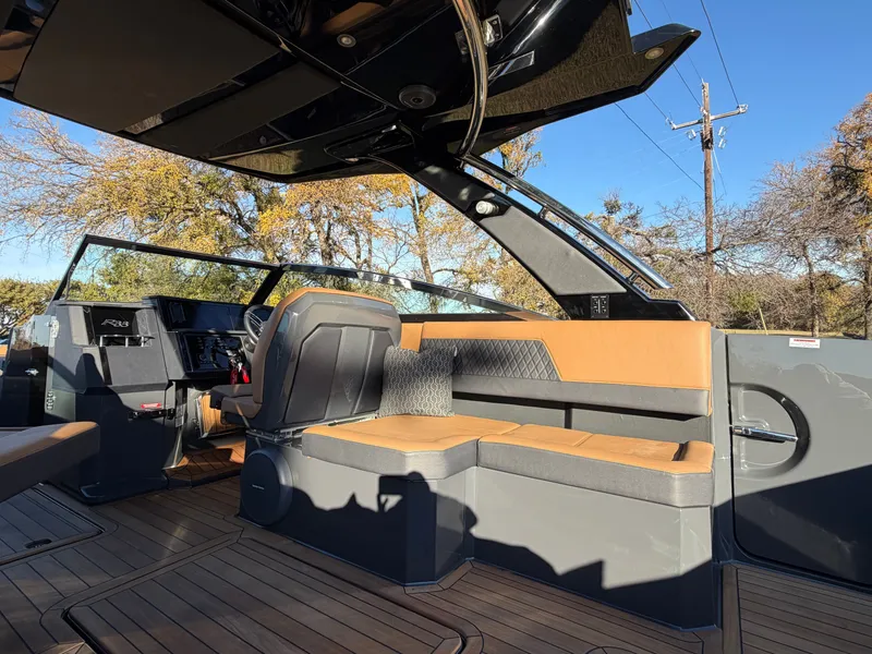 Slide: The Image of 2026 COBALT R33 SURF - Image 24 - 24