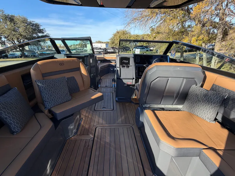 Slide: The Image of 2026 COBALT R33 SURF - Image 25 - 25