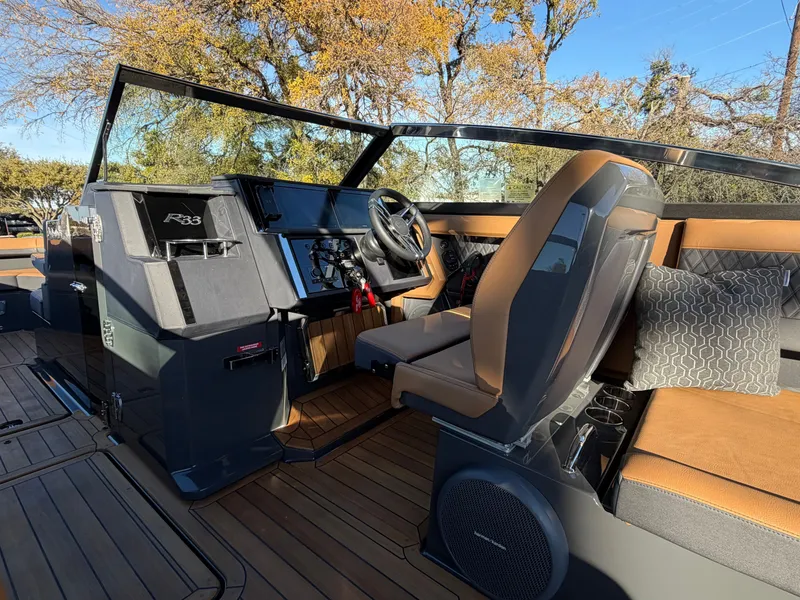 Slide: The Image of 2026 COBALT R33 SURF - Image 27 - 27