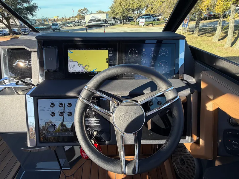 Slide: The Image of 2026 COBALT R33 SURF - Image 28 - 28