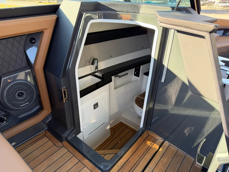 Slide: The Image of 2026 COBALT R33 SURF - Image 33 - 33