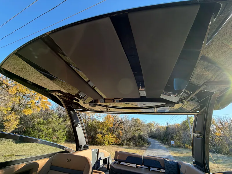 Slide: The Image of 2026 COBALT R33 SURF - Image 45 - 45