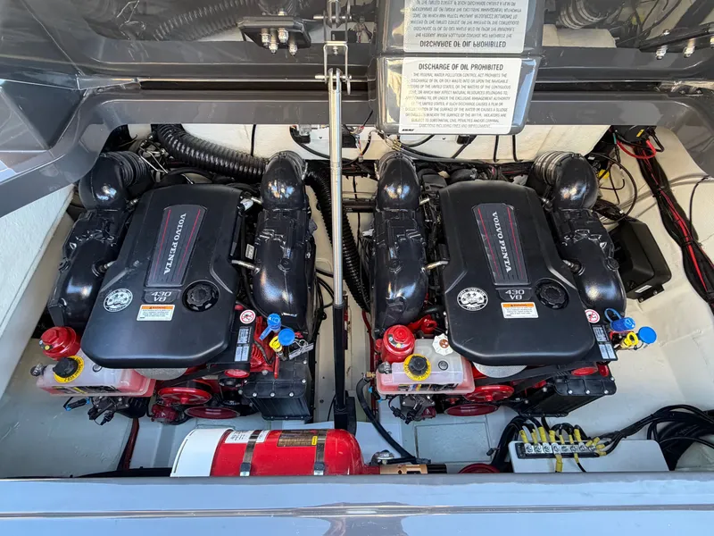 Slide: The Image of 2026 COBALT R33 SURF - Image 46 - 46