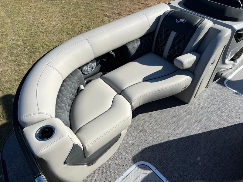 Slide: The Image of 2026 BARLETTA L23M - Image 13 - 13