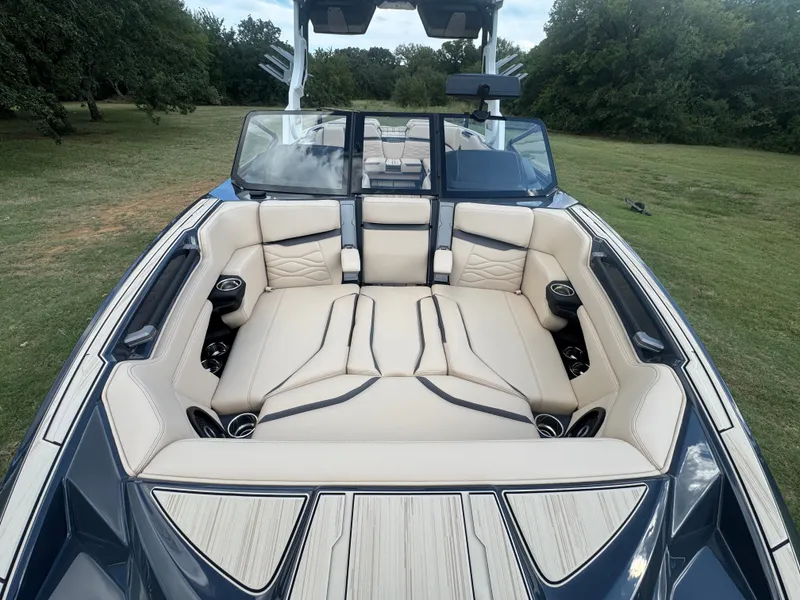 Slide: The Image of 2026 SUPRA SE 550 - Image 26 - 26