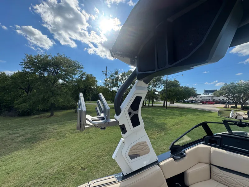 Slide: The Image of 2026 SUPRA SE 550 - Image 29 - 29