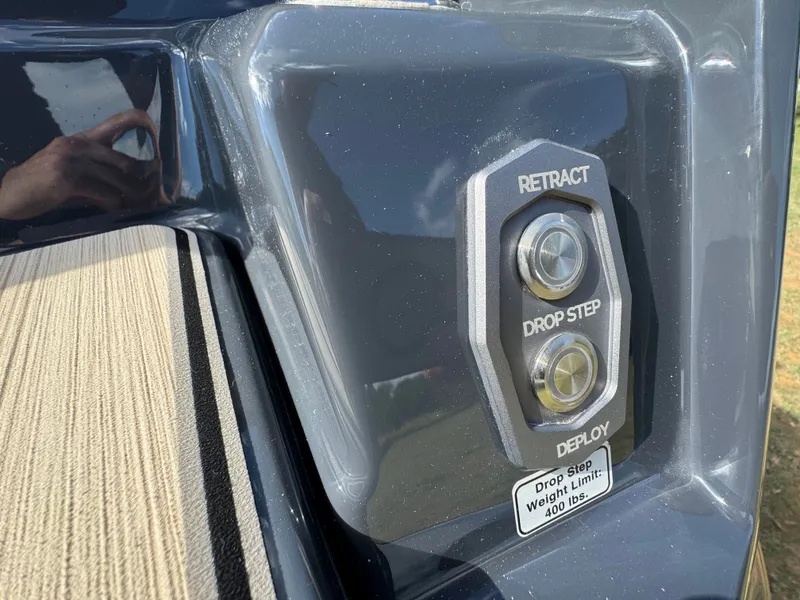 Slide: The Image of 2026 SUPRA SE 550 - Image 9 - 9