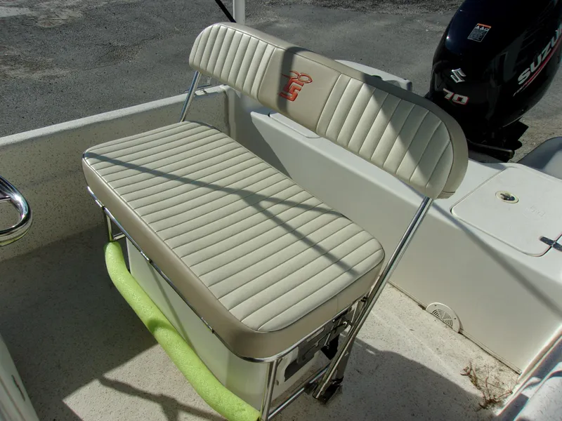 Slide: The Image of 2019 Carolina Skiff 18 JVX CC boat seat with Suzuki 70 outboard motor. - 9