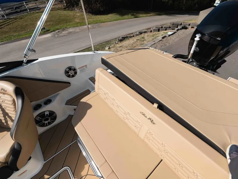 Slide: The Image of Sea Ray SPX 190 Outboard 2025 - 13