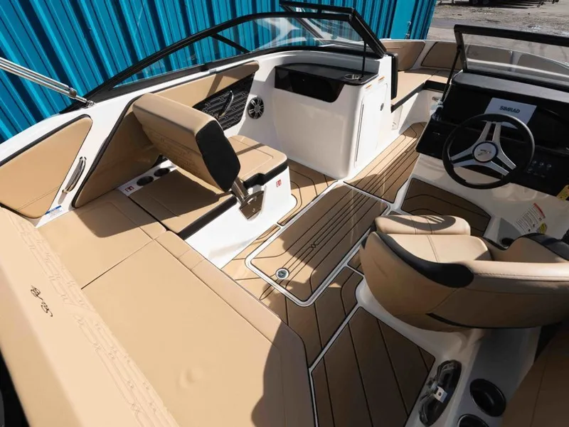 Slide: The Image of Sea Ray SPX 190 Outboard 2025 - 5