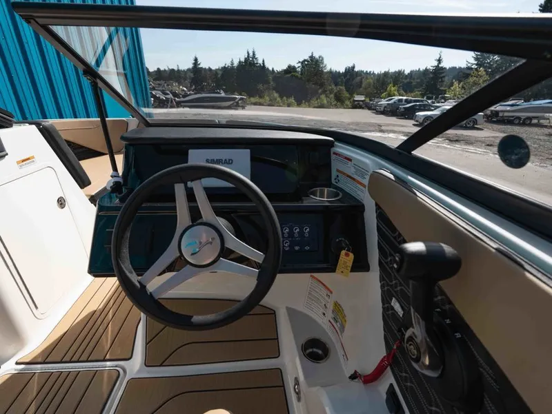 Slide: The Image of Sea Ray SPX 190 Outboard 2025 - 7