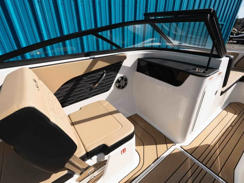 Slide: The Image of Sea Ray SPX 190 Outboard 2025 - 8