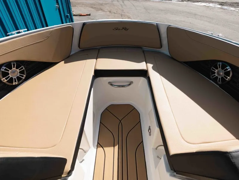 Slide: The Image of Sea Ray SPX 190 Outboard 2025 - 9