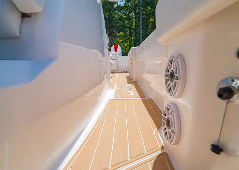 Slide: The Image of Fountain 32 NX 2024 - 17