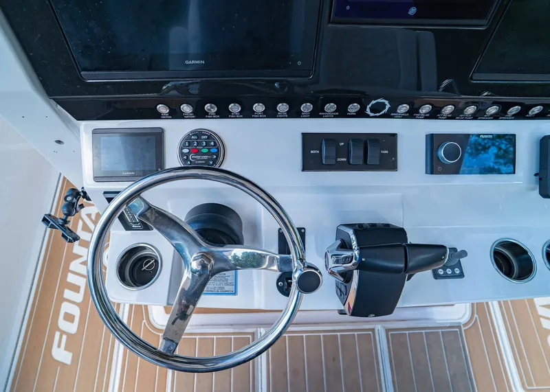 Slide: The Image of Fountain 32 NX 2024 - 24