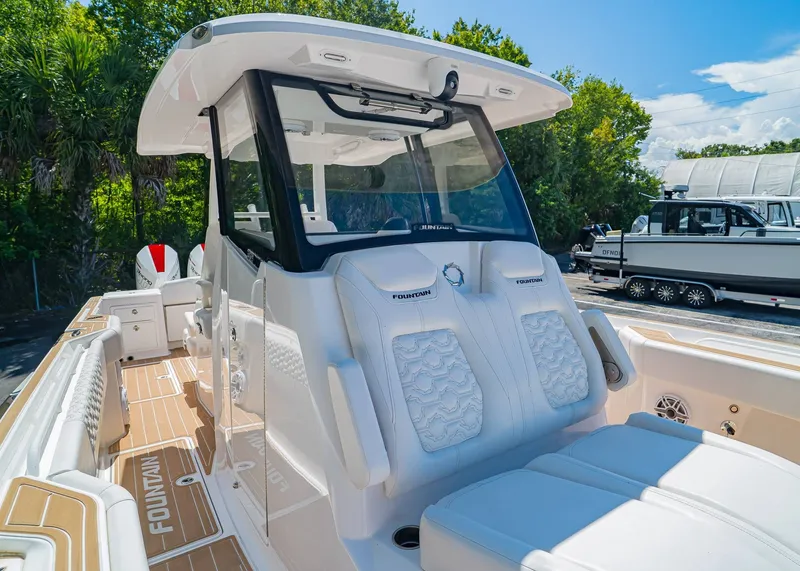 Slide: The Image of Fountain 32 NX 2024 - 29