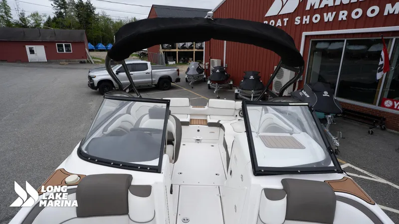 Slide: The Image of 2014 Yamaha Boats 242 Limited S at Long Lake Marina showroom. - 19