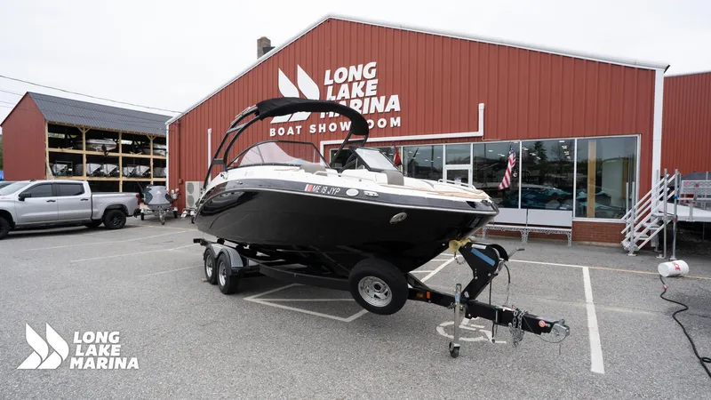 Slide: The Image of 2014 Yamaha Boats 242 Limited S at Long Lake Marina showroom. - 3