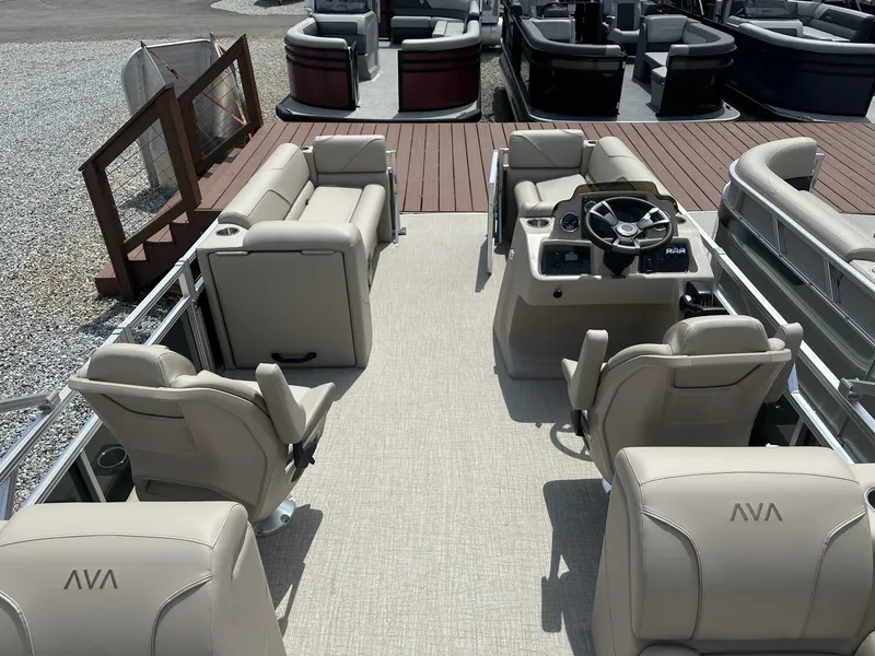 Slide: The Image of Avalon VENTURE 21 QUAD LOUNGER 2025 - 3