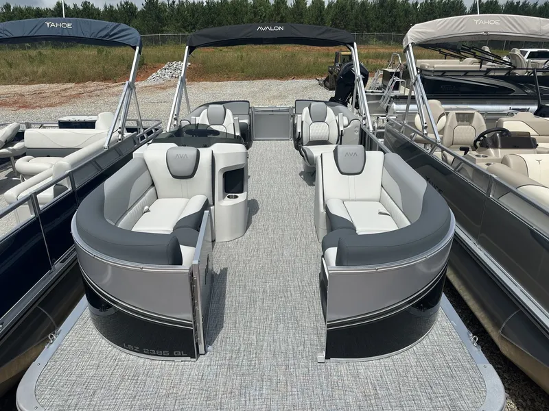 Slide: The Image of Avalon LSZ Quad Lounger 2025 - 2