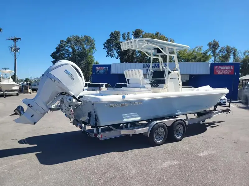 Slide: The Image of Skeeter SX2550 Family 2025 - 2