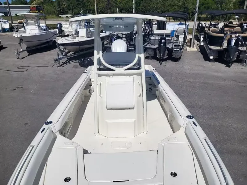 Slide: The Image of Skeeter SX2550 Family 2025 - 5