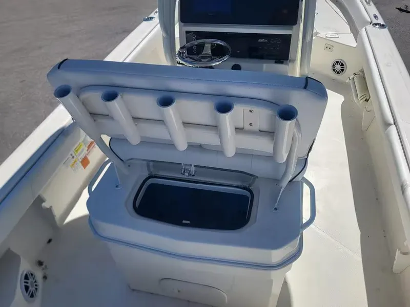 Slide: The Image of Skeeter SX2550 Family 2025 - 6