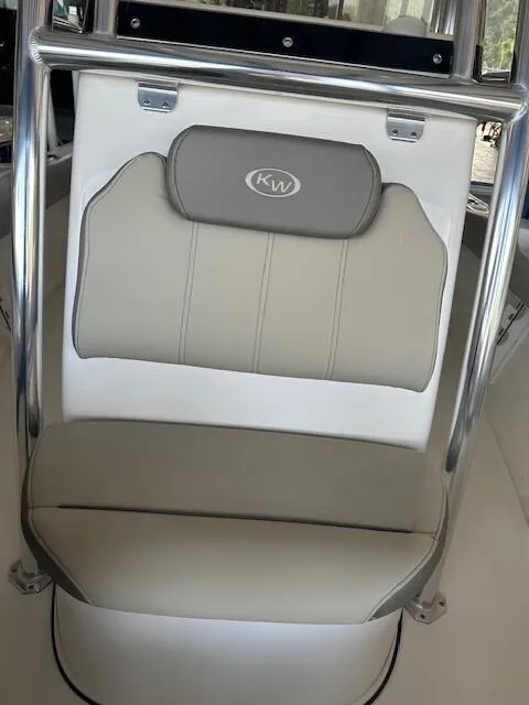 Slide: The Image of Key West FAMILY SPORTSMAN 219FS 2025 - 11