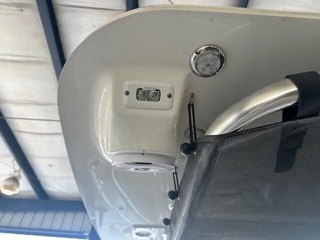 Slide: The Image of Key West FAMILY SPORTSMAN 219FS 2025 - 19