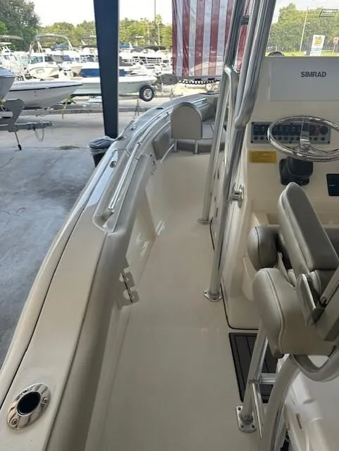 Slide: The Image of Key West FAMILY SPORTSMAN 219FS 2025 - 23