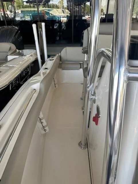 Slide: The Image of Key West FAMILY SPORTSMAN 219FS 2025 - 25