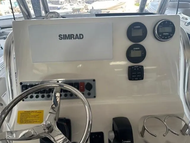 Slide: The Image of Key West FAMILY SPORTSMAN 219FS 2025 - 6