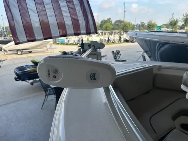 Slide: The Image of Key West FAMILY SPORTSMAN 219FS 2025 - 9