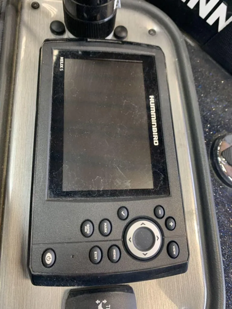 Slide: The Image of Humminbird fish finder on 2020 Skeeter ZX190 boat dashboard. - 4