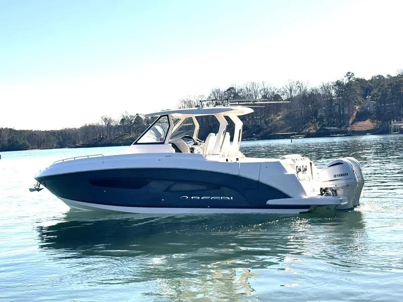 Slide: The Image of Regal 33 SAV 2020 - 1