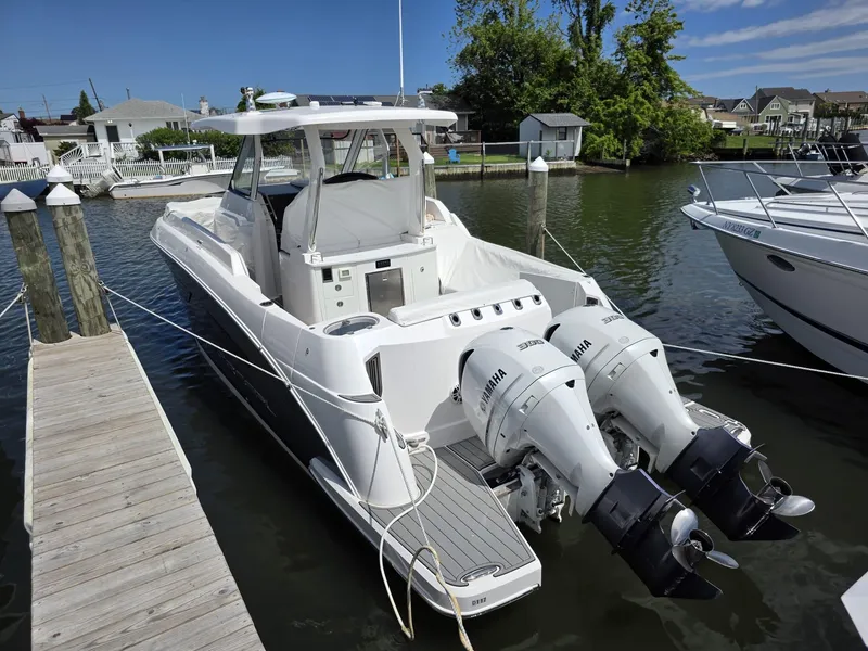 Slide: The Image of Regal 33 SAV 2020 - 3