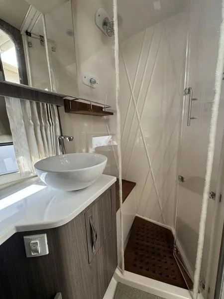 Slide: The Image of Regal 33 SAV 2020 - 7