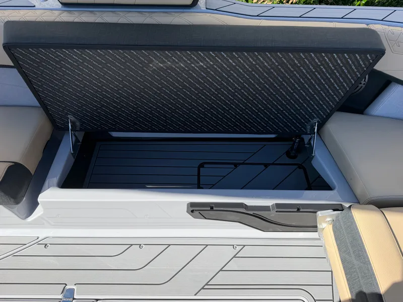 Slide: The Image of Nautique S25 2027 - 13