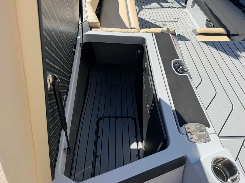 Slide: The Image of Nautique S25 2027 - 9