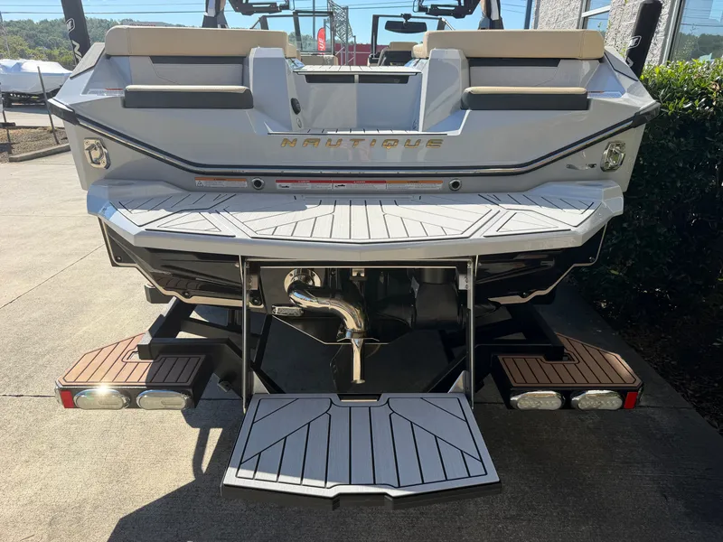 Slide: The Image of Nautique S25 2027 - 6
