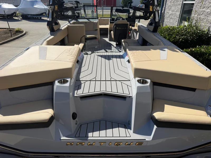 Slide: The Image of Nautique S25 2027 - 7