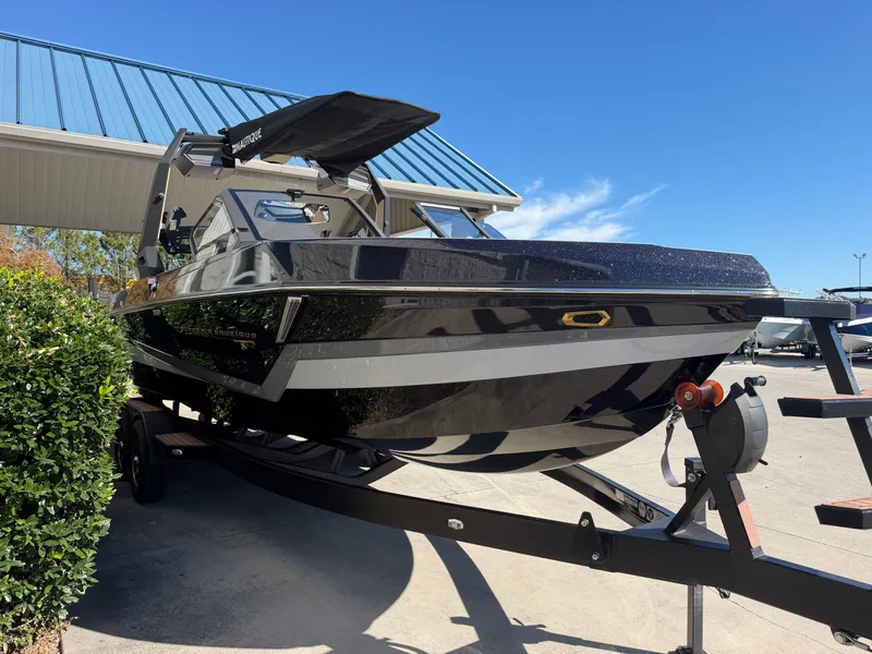 Slide: The Image of Nautique S25 2027 - 1