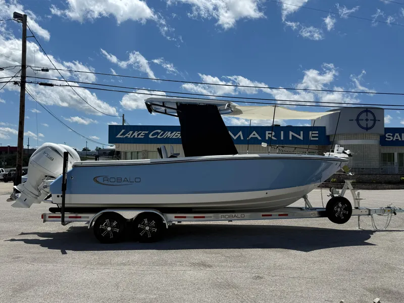 Slide: The Image of Robalo R250 Center Console 2025 - 63