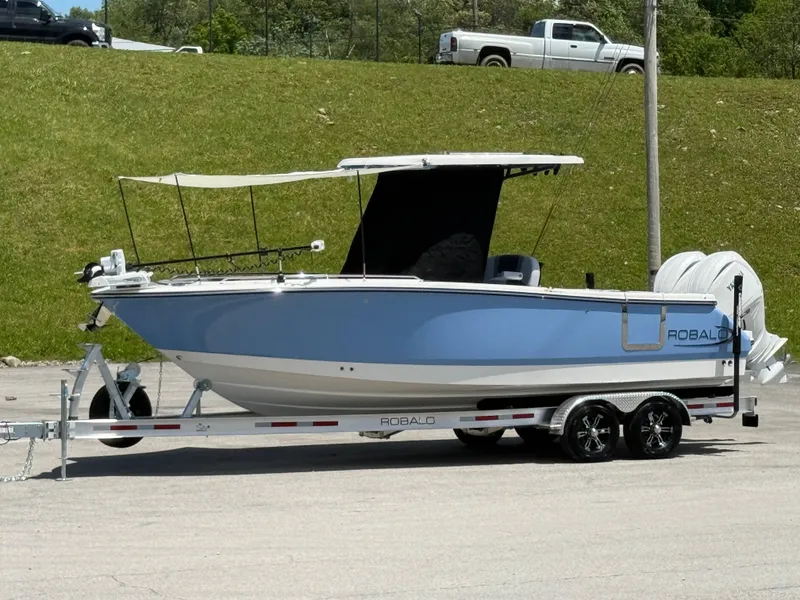 Slide: The Image of Robalo R250 Center Console 2025 - 69