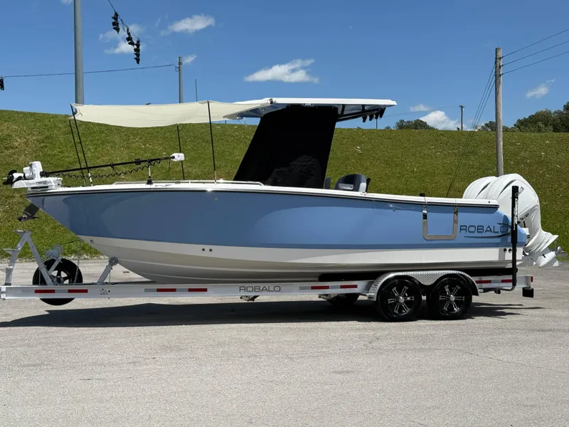 Slide: The Image of Robalo R250 Center Console 2025 - 73