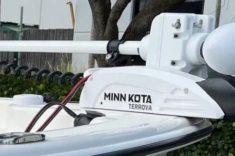 Slide: The Image of 2024 Mako Pro Skiff 19 CC with Minn Kota Terrova trolling motor. - 7