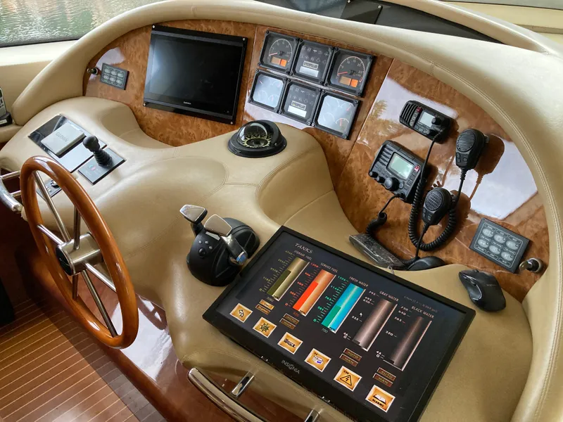 Slide: The Image of Azimut 80 2005 - 55