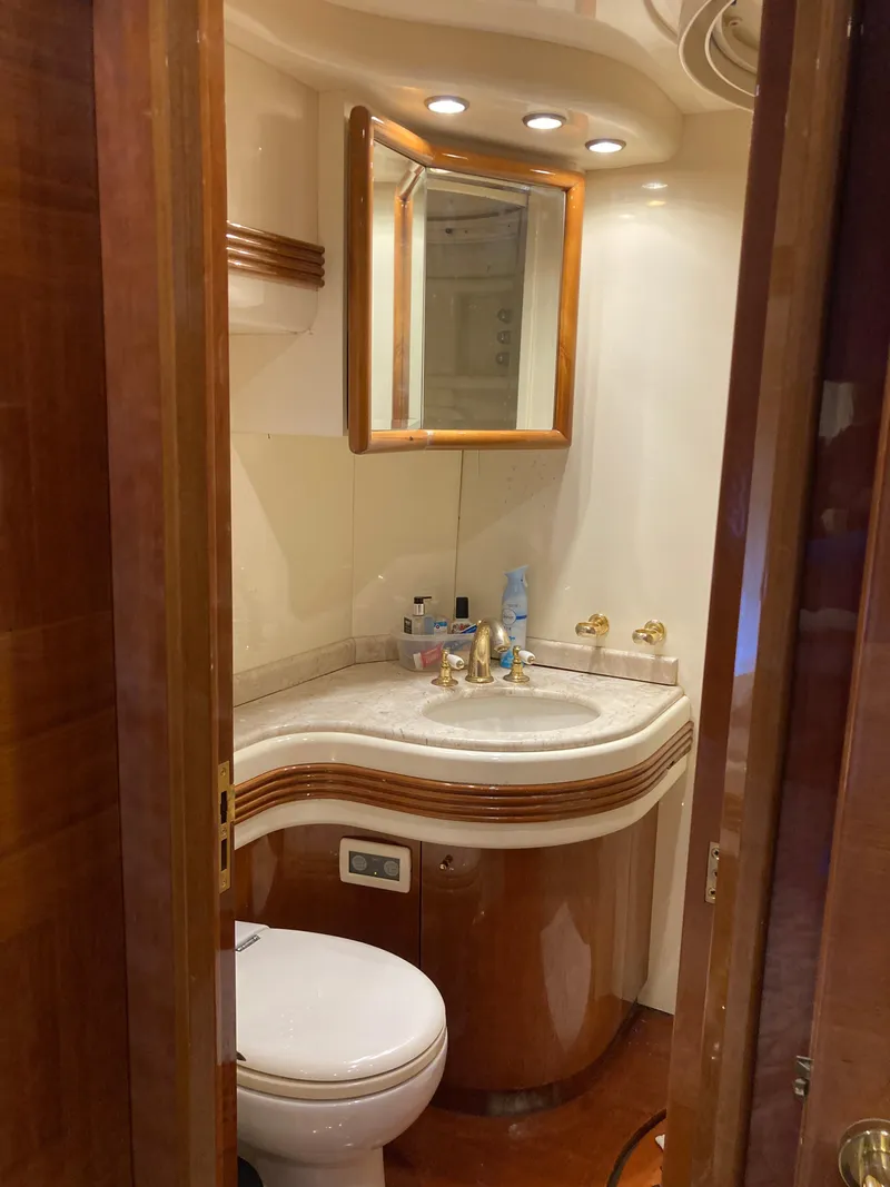 Slide: The Image of Azimut 80 2005 - 79